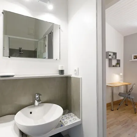 De Groupes & Piscine De La Maison Bleue Du Gers