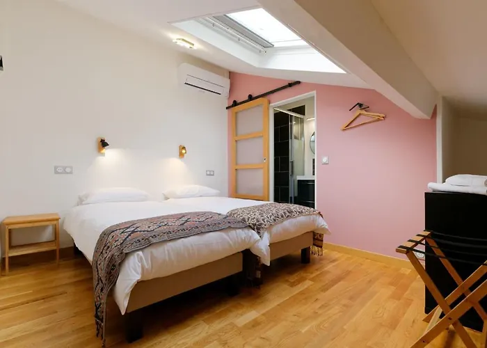 Hébergement de vacances De Groupes&piscine De La Maison Bleue Du Gers *