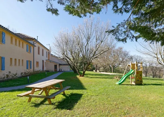 Hébergement de vacances De Groupes&piscine De La Maison Bleue Du Gers *