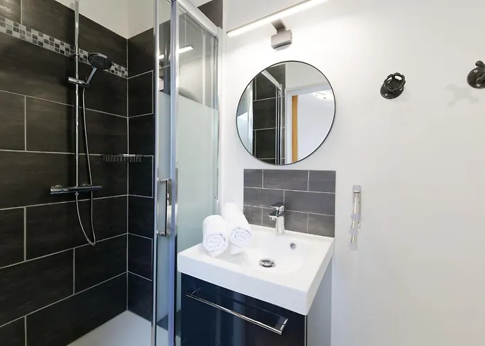 De Groupes&piscine De La Maison Bleue Du Gers Savignac-Mona