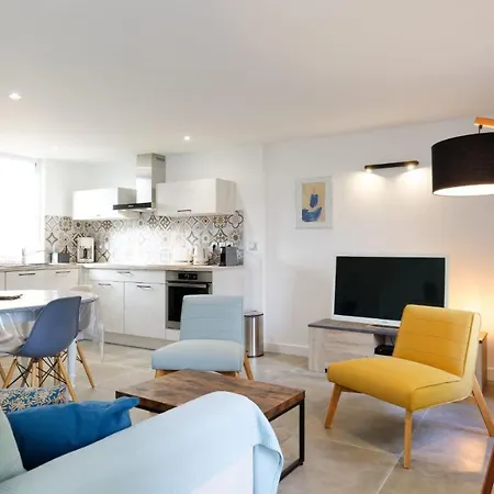 Ferienhaus De Groupes & Piscine De La Maison Bleue Du Gers *