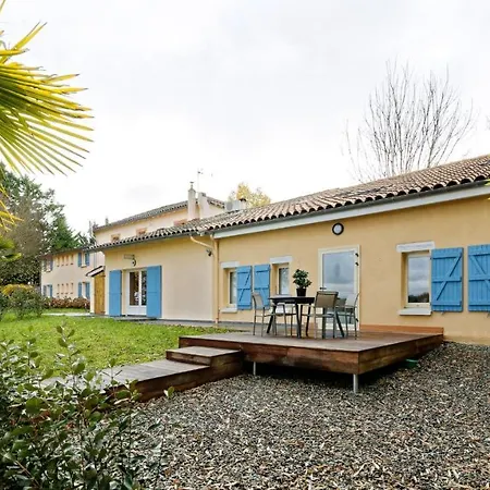 Ferienhaus De Groupes & Piscine De La Maison Bleue Du Gers *