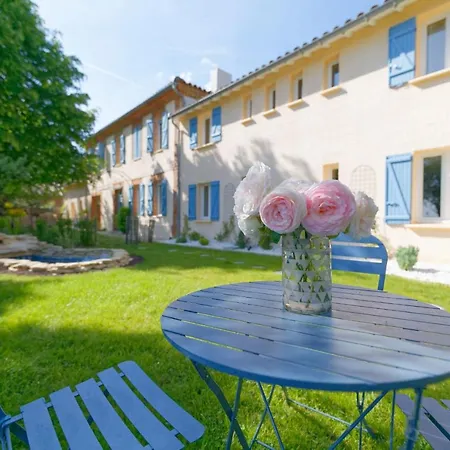 Feriehus De Groupes & Piscine De La Maison Bleue Du Gers Savignac-Mona