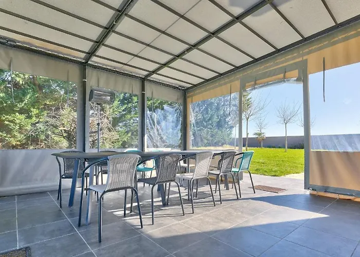 Casa vacanze De Groupes & Piscine De La Maison Bleue Du Gers *