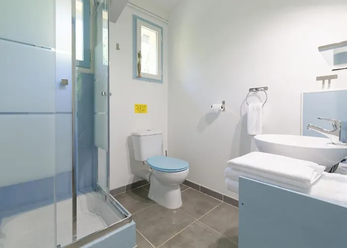 De Groupes & Piscine De La Maison Bleue Du Gers * Savignac-Mona